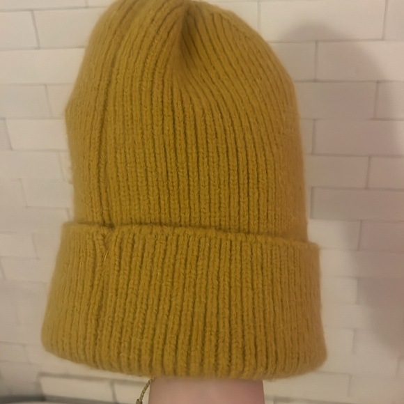 Smiley face yellow beanie - Picture 3 of 7